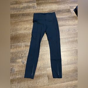 Lululemon nulux fast and free right 25” EUC size 4